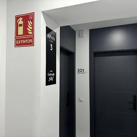 Cavabajasuites Madrid Esterno foto