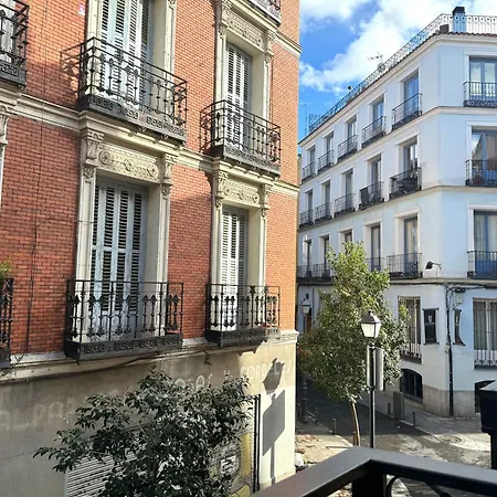 Cavabajasuites Madrid Esterno foto