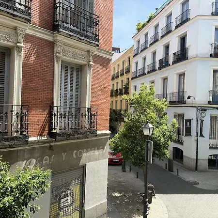 Cavabajasuites Madrid Esterno foto